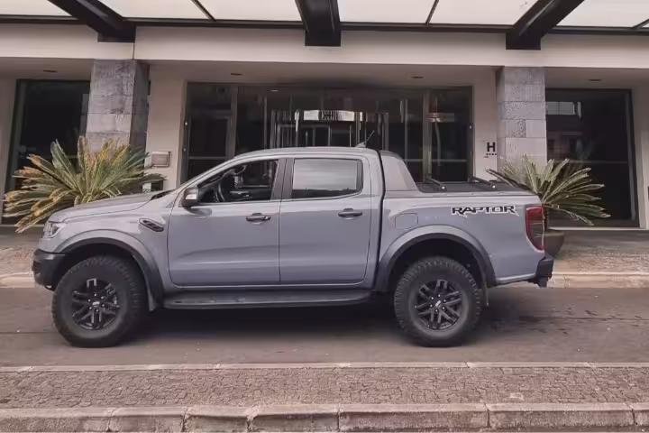 4x4 pickup used for a half-day private Seven Cities tour, ready for Sete Cidades off-road adventure