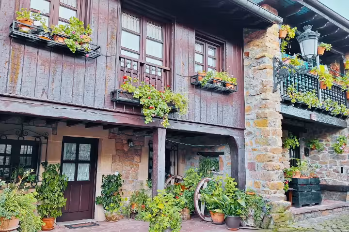Excursión de un día a Bárcena Mayor y Carmona – Pueblos de Cantabria