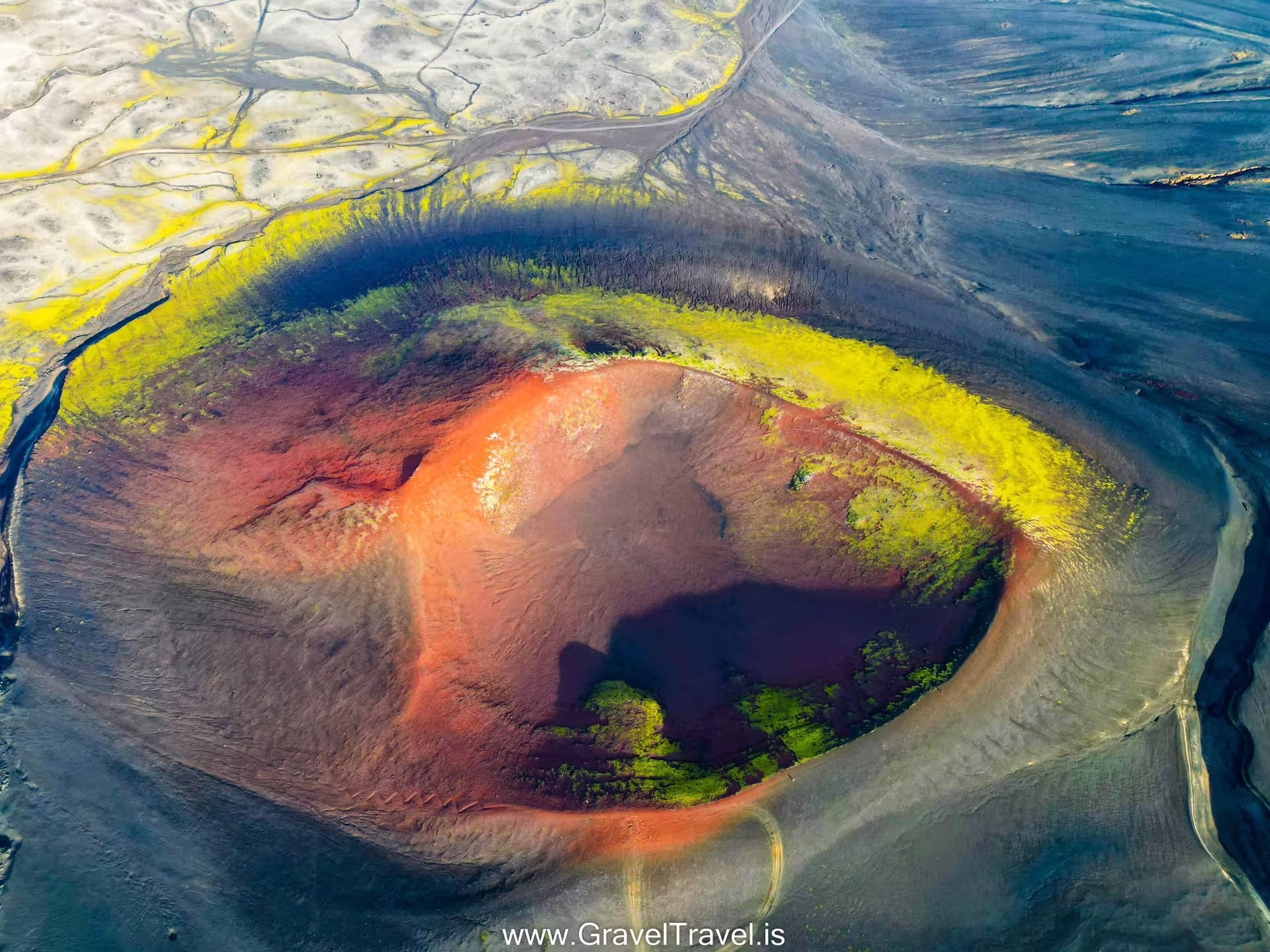 Lava coming from Suðurnámur into Frostastaðavatn