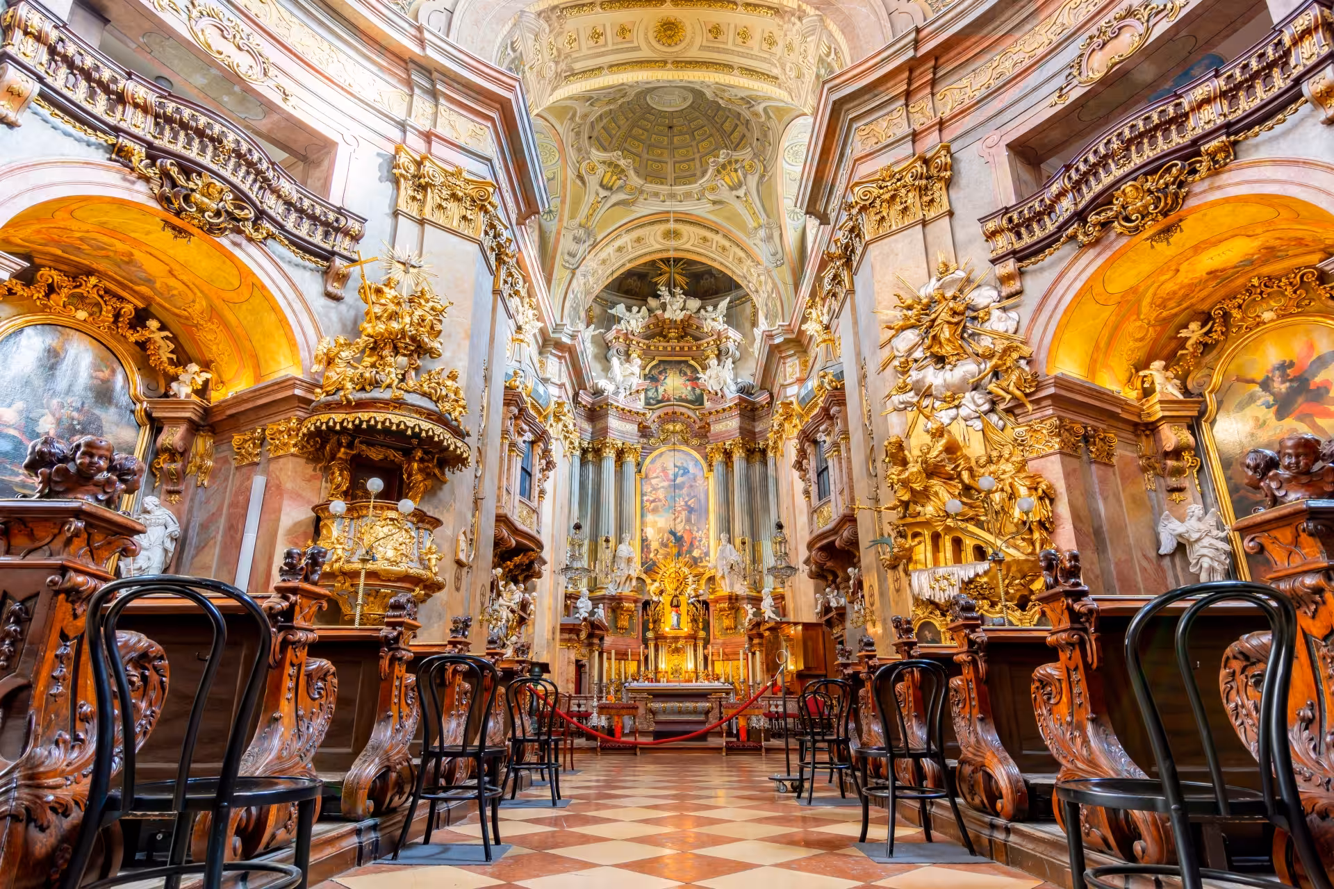 Visita a Pé pelo Centro Histórico de Viena: Palácio de Hofburg e Catedral de Santo Estêvão