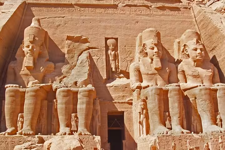 Abu Simbel Great Temple statues on a 5-day 4-night Dahabiya Nile cruise tour in Egypt
