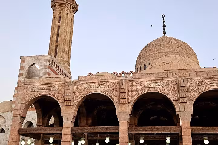 Al Mustafa Mosque arches and dome in Sharm El Sheikh, highlight stop on guided city sightseeing tour