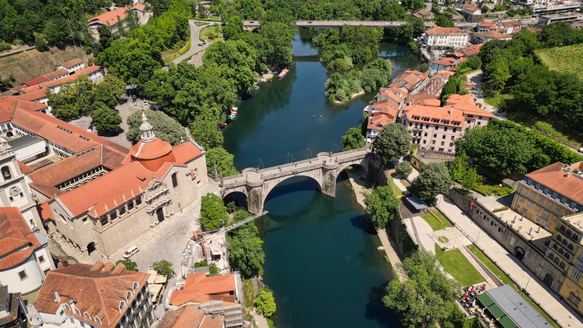 Image of the city of Amarante and the Tamega River
