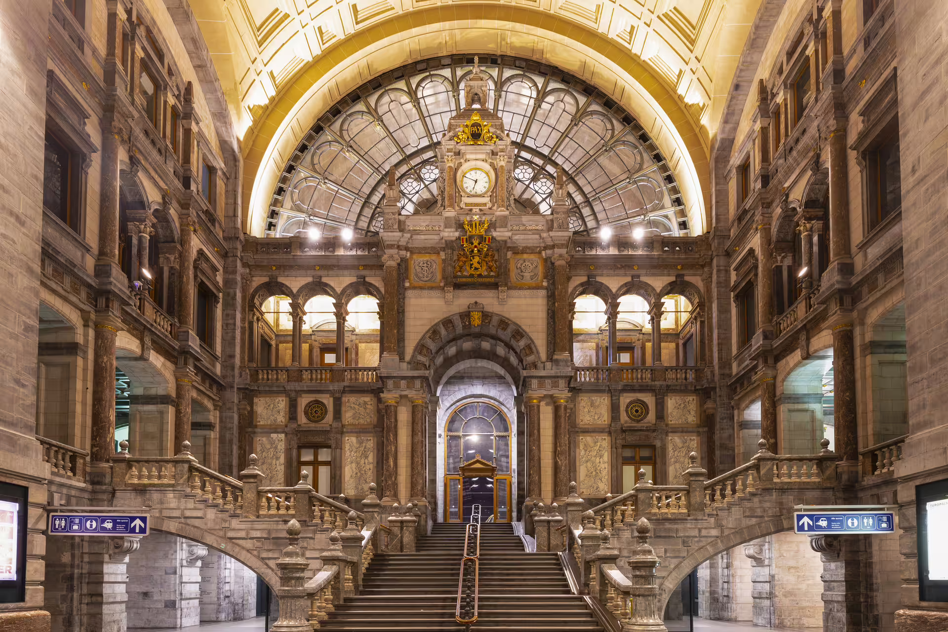 Antwerp Central Station grand hall staircase, key stop on Antwerpen 1-day walking tour audioguide
