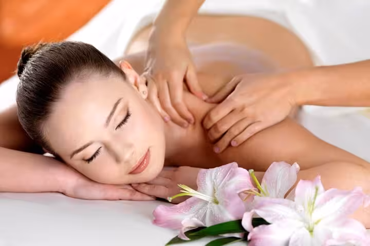 Aromatherapy back massage with lilies at Sharm El Sheikh hammam spa, 120-minute relaxation session