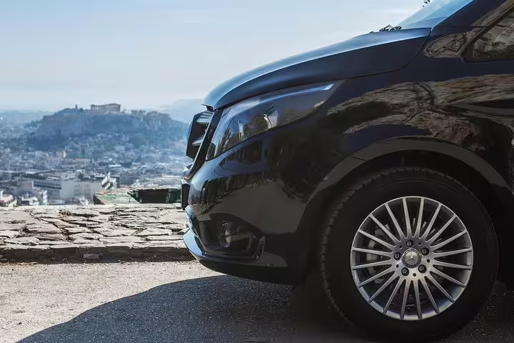 Executive Mercedes minivan for Athens hotel to Athens airport private transfer, reliable departure service