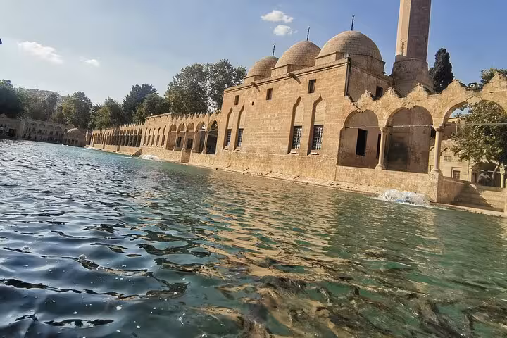 Balıklıgöl sacred fish pond and historic mosque in Sanlıurfa, stop on private Göbeklitepe tour from Istanbul