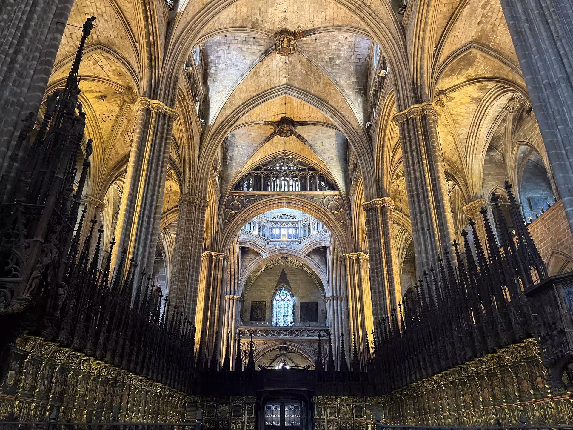 Barcelona Cathedral interior with soaring Gothic arches, explored on Misterios Locales tour plus wax museum