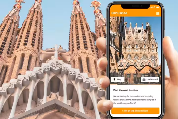 Mobile app self-guided Barcelona scavenger hunt tour at Sagrada Familia, map clues and checkpoints