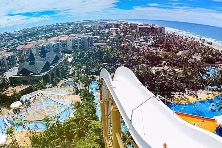 Panoramic view from Beach Park water slide tower in Fortaleza, ideal for pre-booked transfers and park entry