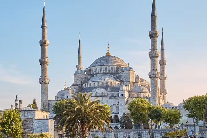 Front view of the Blue Mosque in Sultanahmet, Istanbul guided Byzantine and Ottoman city tour with museum entry