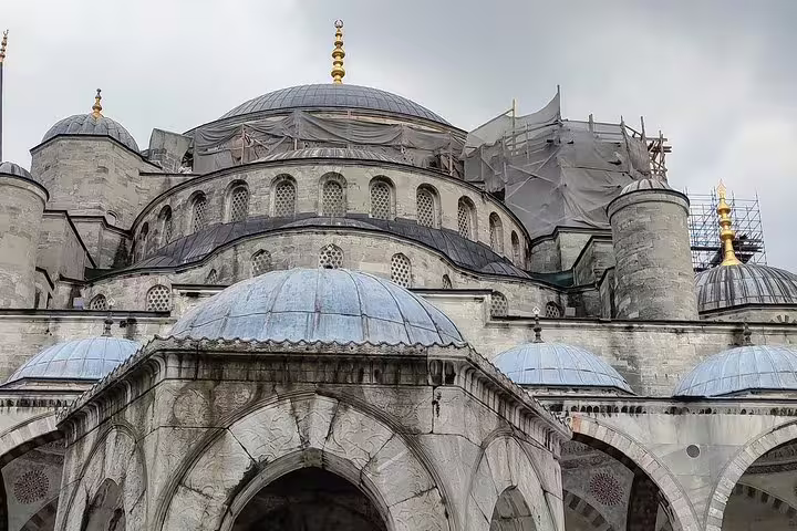 Blue Mosque exterior domes in Sultanahmet, a key stop on the 7-hour Istanbul tram tour saving time