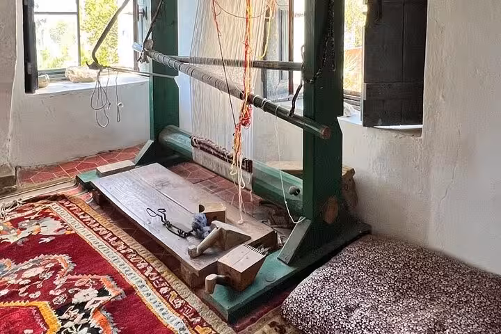Traditional handloom weaving display in Bodrum, cultural stop on small group Bodrum city tour for cruisers