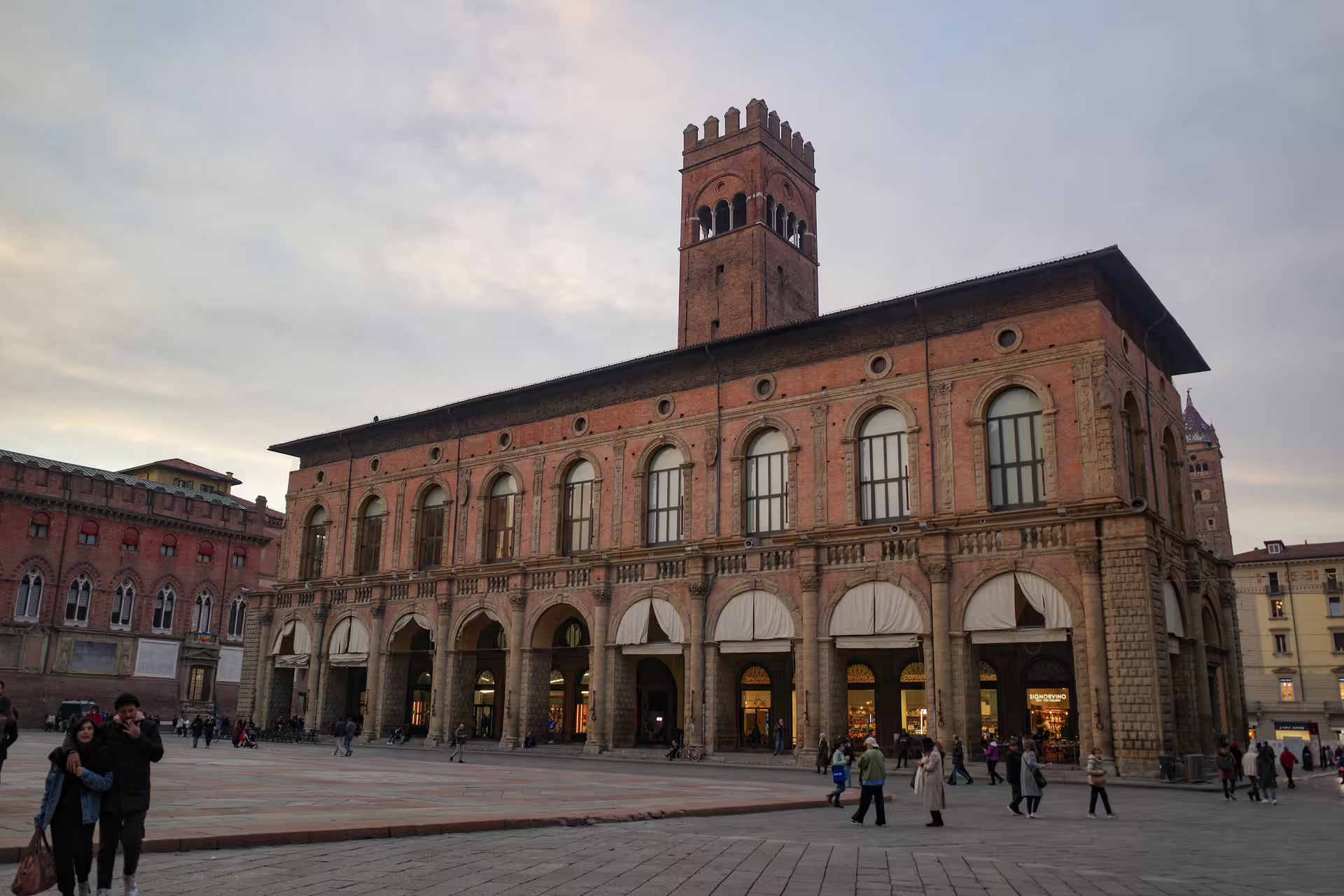 Piazza Maggiore Bologna with Palazzo d’Accursio on a 1-day walking tour, self-guided audioguide