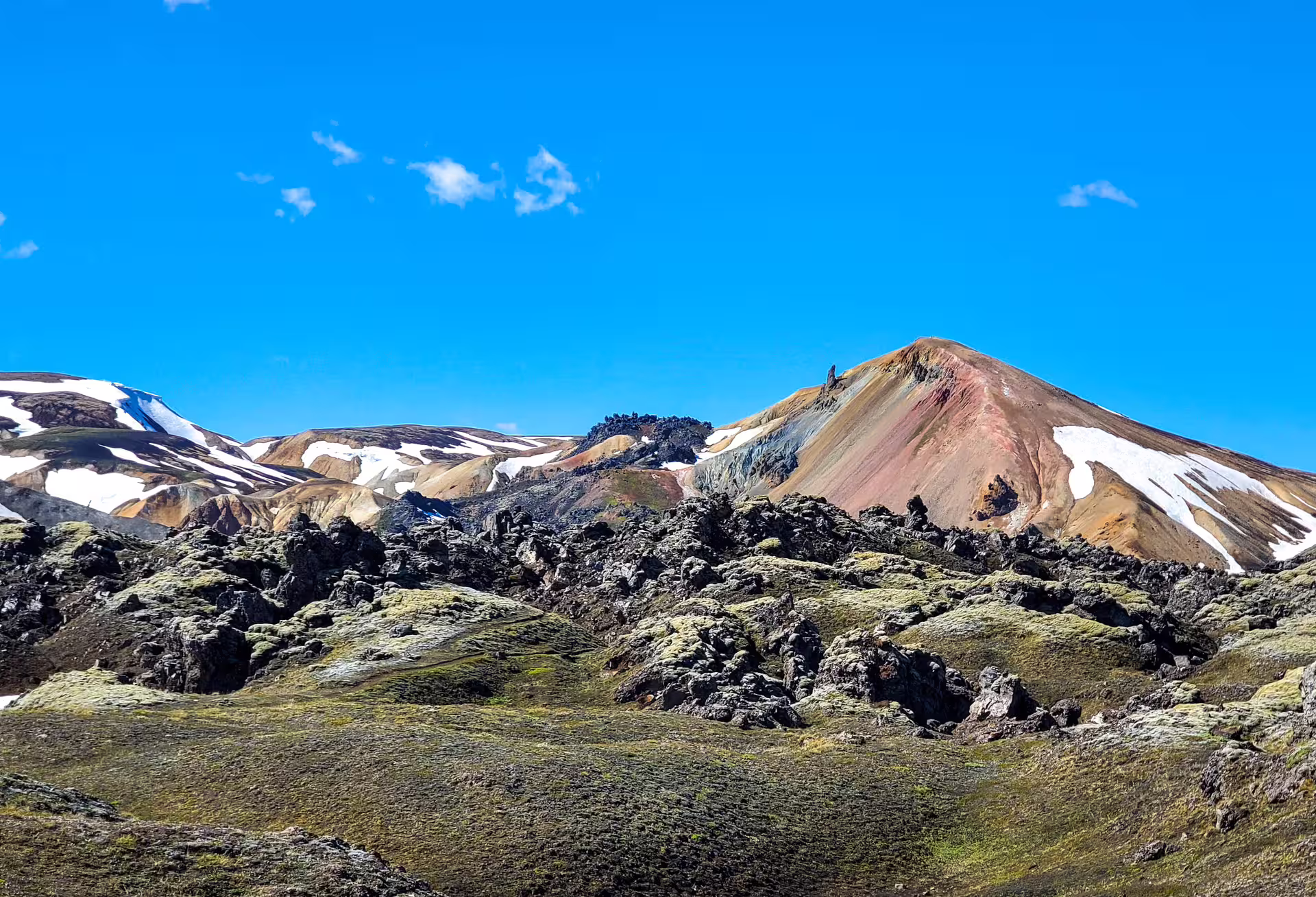 Pink mountain is called Brennisteins alda and it is in Landmannalaugar 