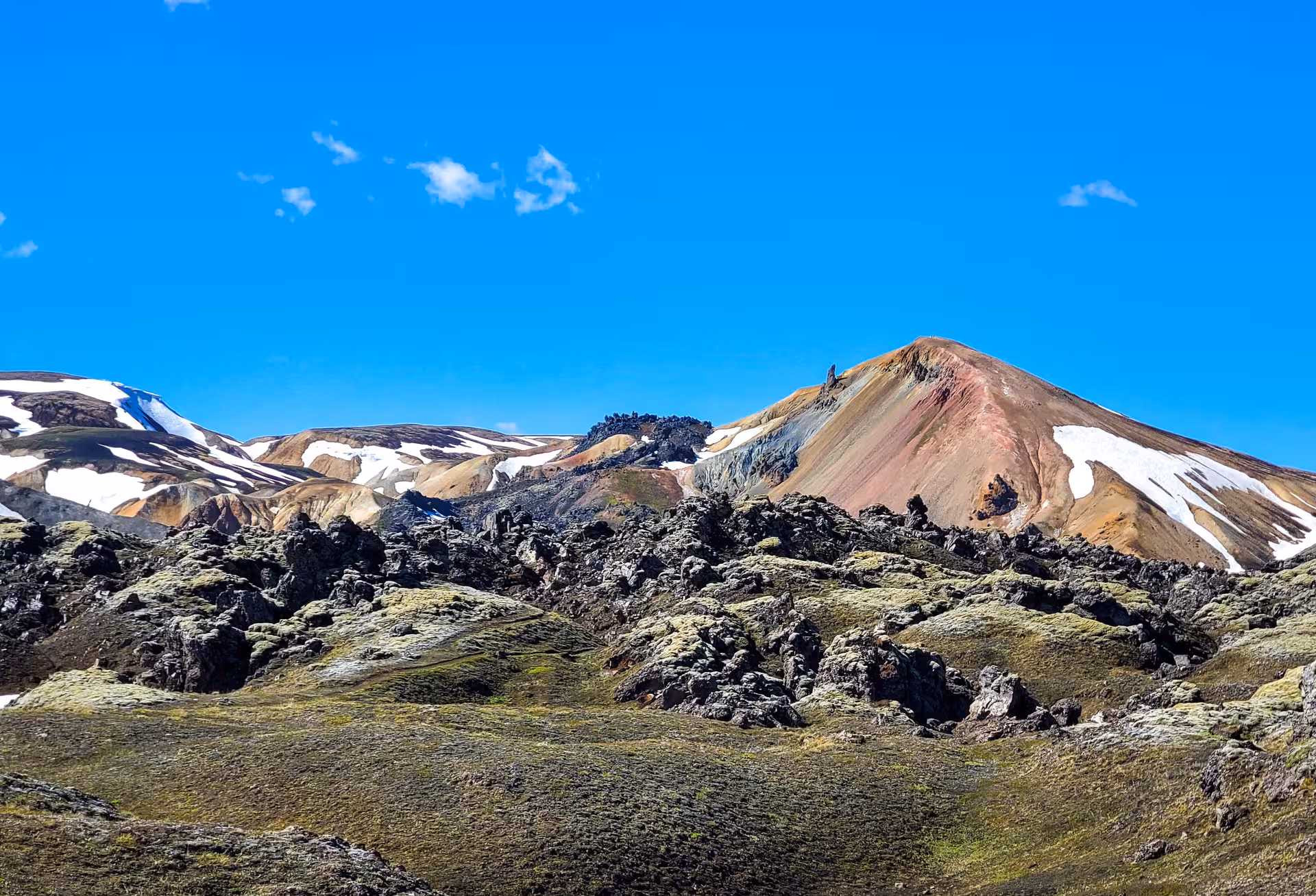 Pink mountain is called Brennisteins alda and it is in Landmannalaugar 