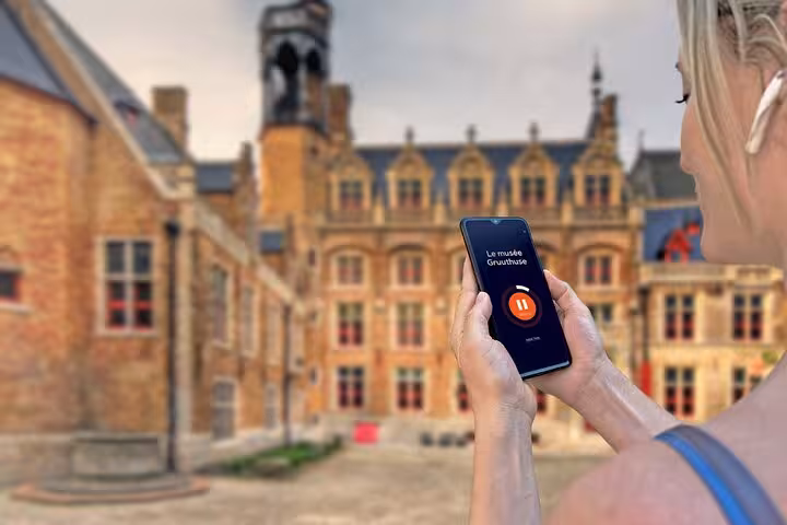 Visit Bruges in freedom: Listen to Flemish legends on your smartphone.