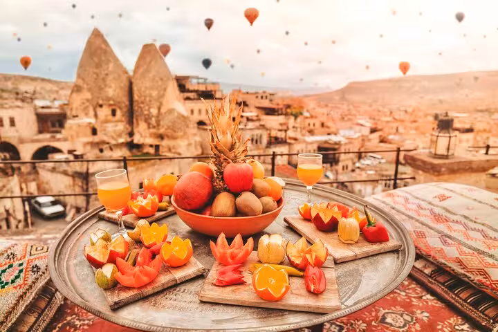 Cappadocia 2-day tour from Istanbul with rooftop breakfast and hot air balloons over Göreme at sunrise