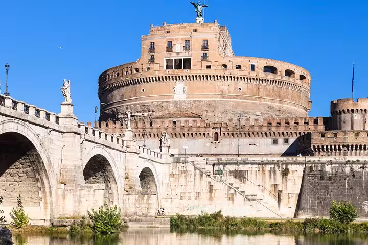 Castel Sant’Angelo and Ponte Sant’Angelo in Rome, a scenic stop on a Colosseum and Vatican day tour