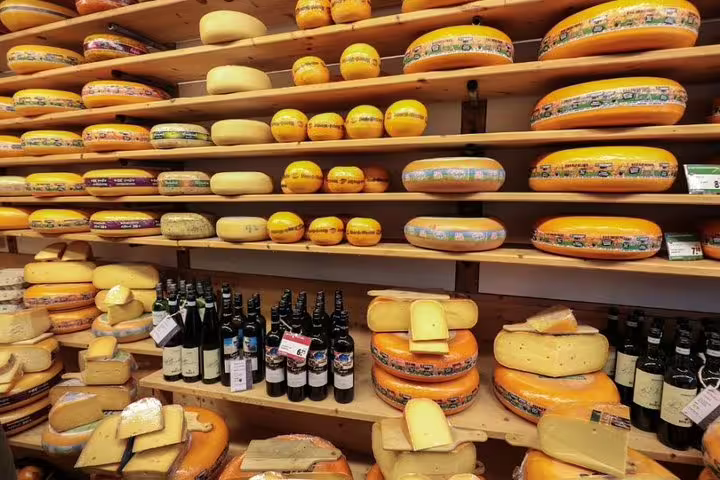 Cheese shop shelves in Utrecht, a tasty stop during the self-guided e-Scavenger Hunt city exploration tour
