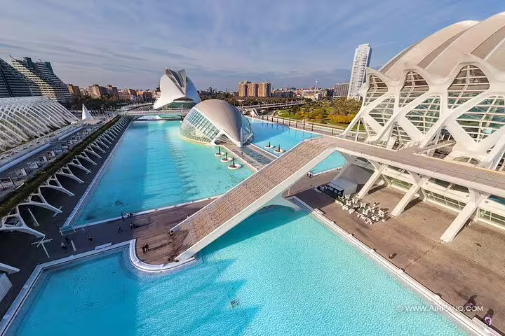 City of Arts and Sciences Valencia, key stop on a self-guided e-scavenger hunt city tour