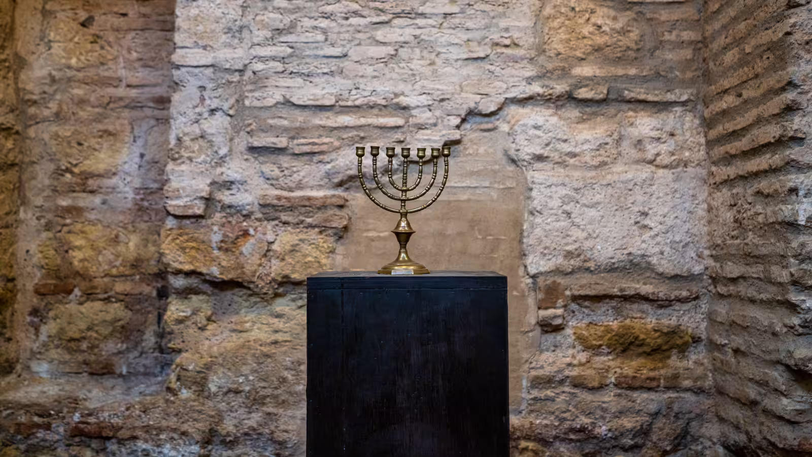 Jewish Quarter synagogue menorah display in Córdoba, a key stop on a private walking tour of the old town