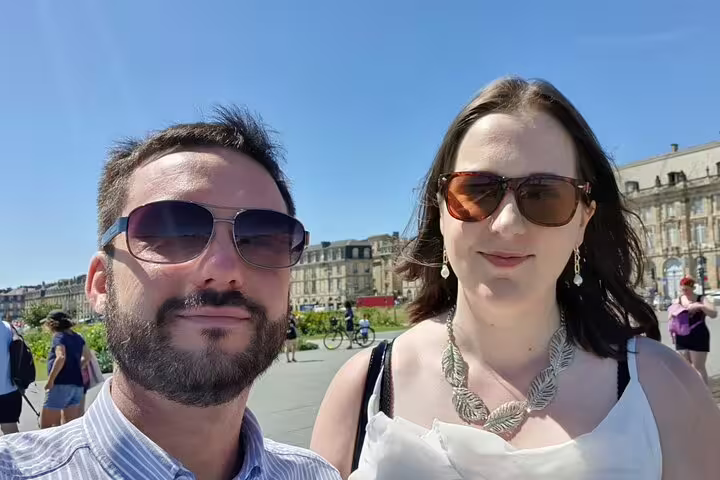 Couple selfie at Marseille waterfront during a self-guided e-scavenger hunt city exploration game tour