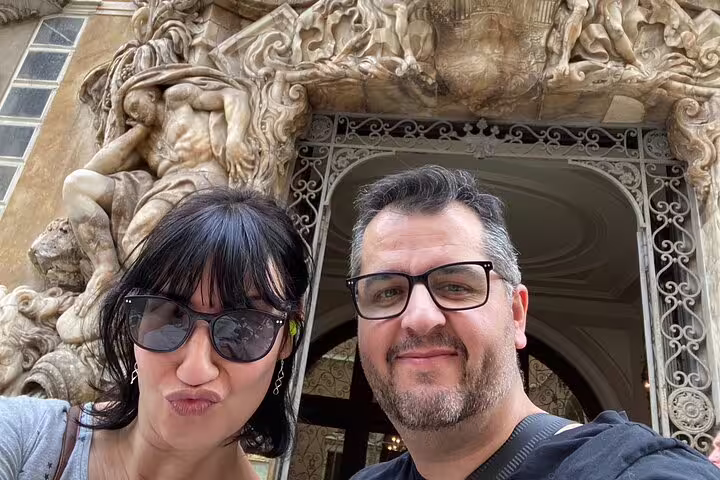 Couple selfie at Valencia’s ornate landmark doorway during the Valencia Monumental Scavenger Hunt tour