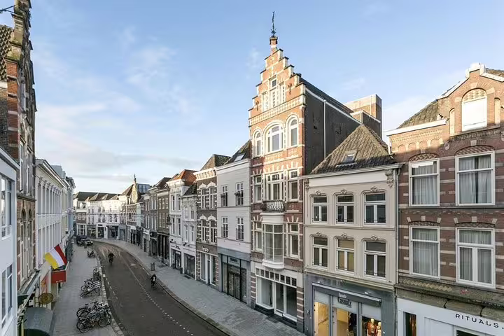 Historic street in Den Bosch city center, scenic route for the e-scavenger hunt walking tour adventure