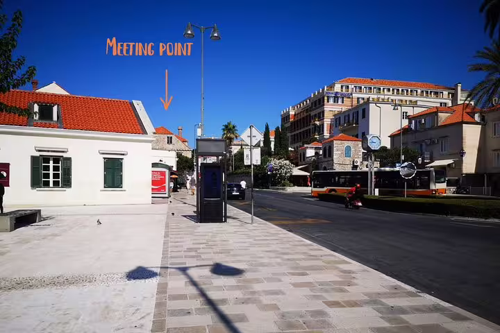 Dubrovnik Game of Thrones walking tour meeting point near Old Town, easy start location for King’s Landing