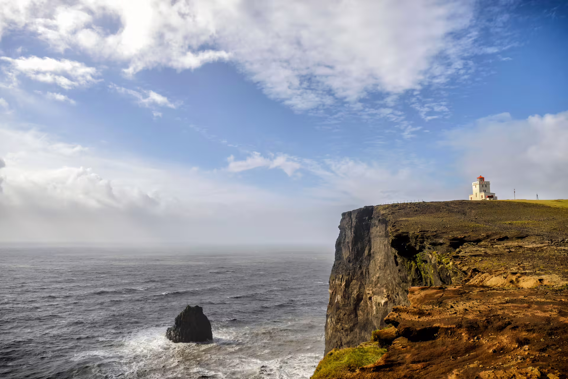Dyrhólaeyjarviti lighthouse