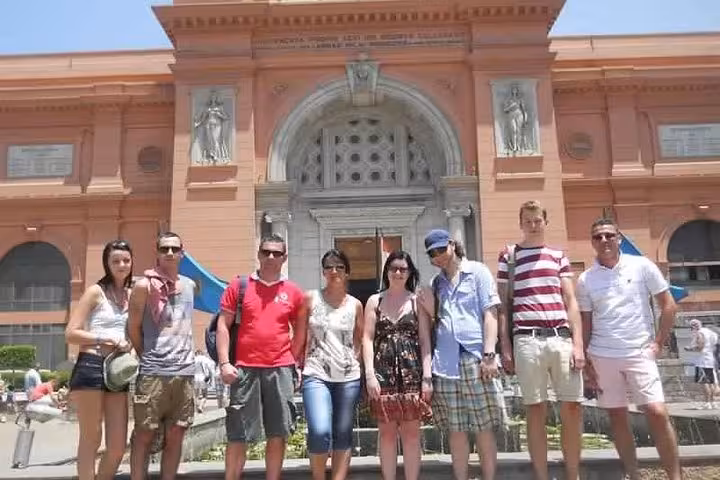 Tour group at the Egyptian Museum entrance during a private Cairo day trip from Hurghada, Soma Bay and Makadi Bay