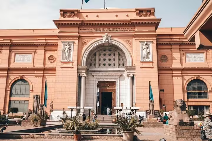 Egyptian Museum Cairo entrance on a 2-day private guided tour, exploring top ancient Egyptian artifacts