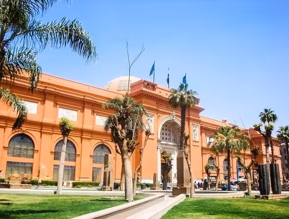 Exterior of the Egyptian Museum Cairo, a key stop on a private guided tour of ancient Egyptian treasures