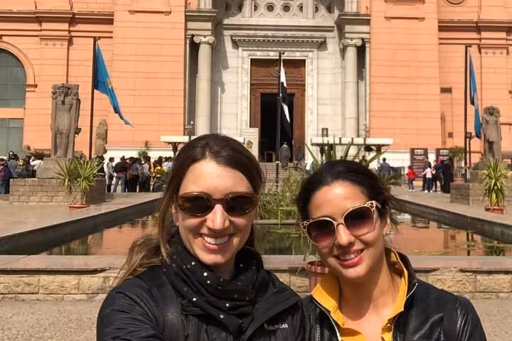 Travelers at the Egyptian Museum Cairo entrance on a private Hurghada day tour to pyramids and Sphinx