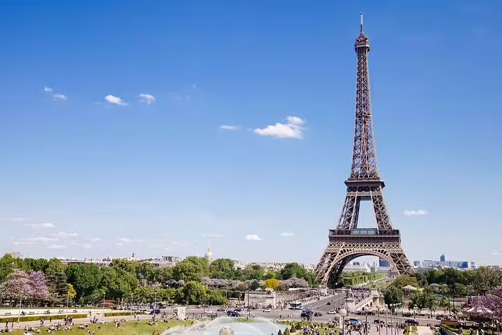 Eiffel Tower in Paris, ideal pickup point for a private two-way transfer to Disneyland Paris and back