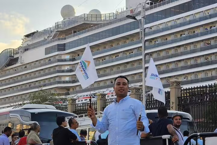 Cruise port pickup at El Sokhna with tour guide and flags, starting Cairo National Museum and Egyptian Museum tour