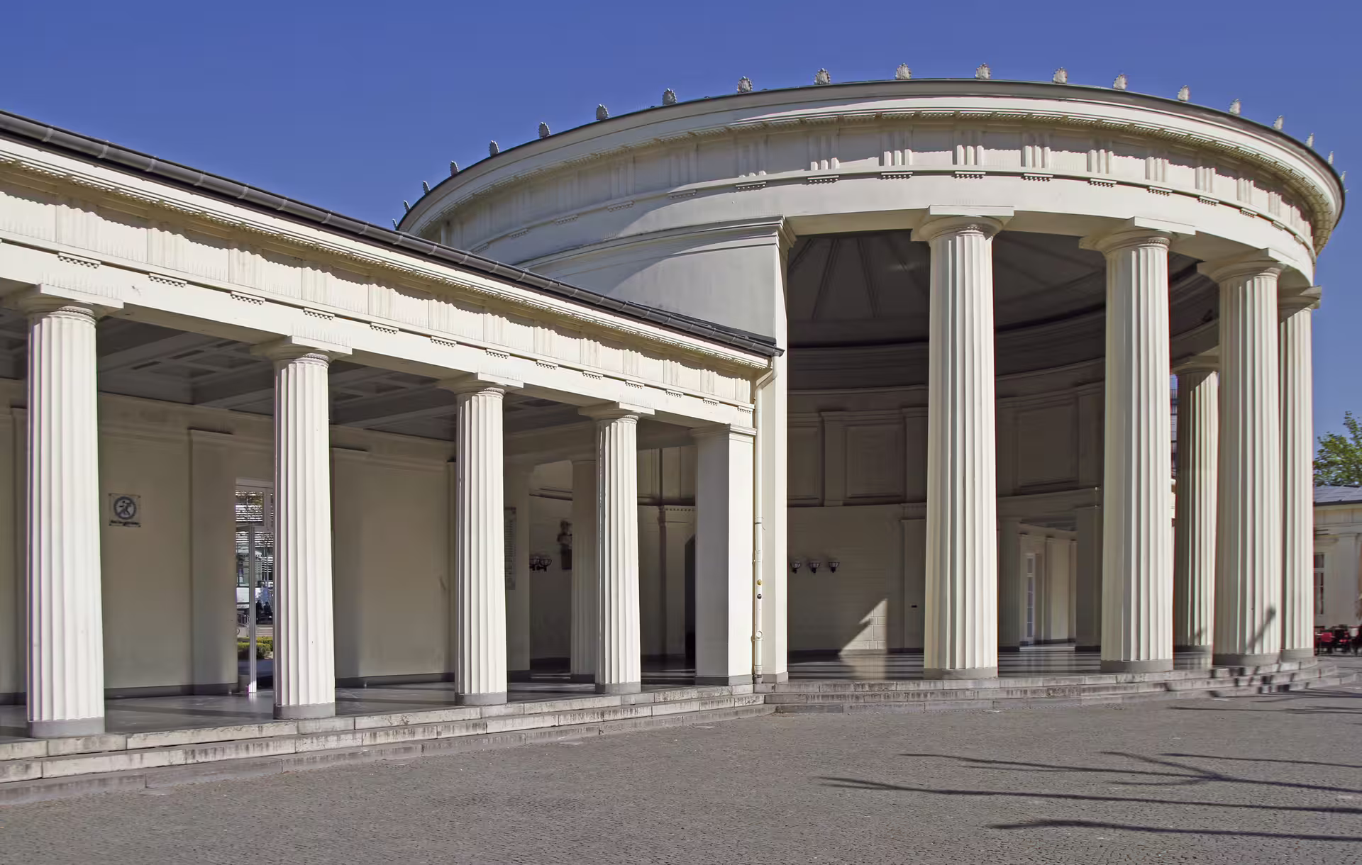 Elisenbrunnen colonnade in Aachen, elegant neoclassical landmark on a 1-day self-guided walking tour audioguide