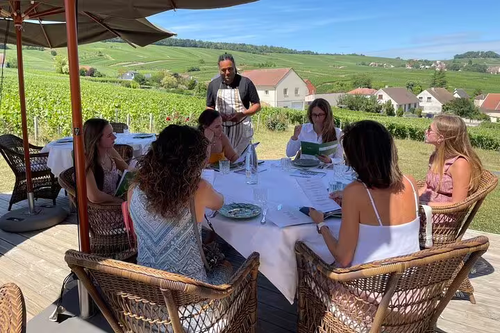 Private Champagne tour lunch in Epernay vineyards with tastings, guided from Paris in the Champagne region