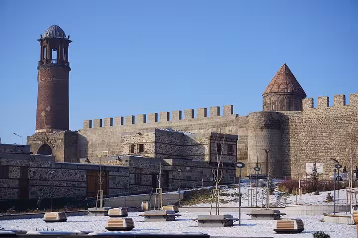 Snowy Erzurum Castle walls and watchtower, a highlight on an all-inclusive private 2-day guided Erzurum tour
