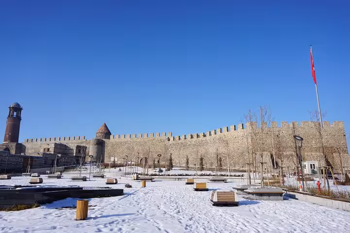 Erzurum Castle walls and Turkish flag in winter, highlight of an all-inclusive private guided Erzurum city tour
