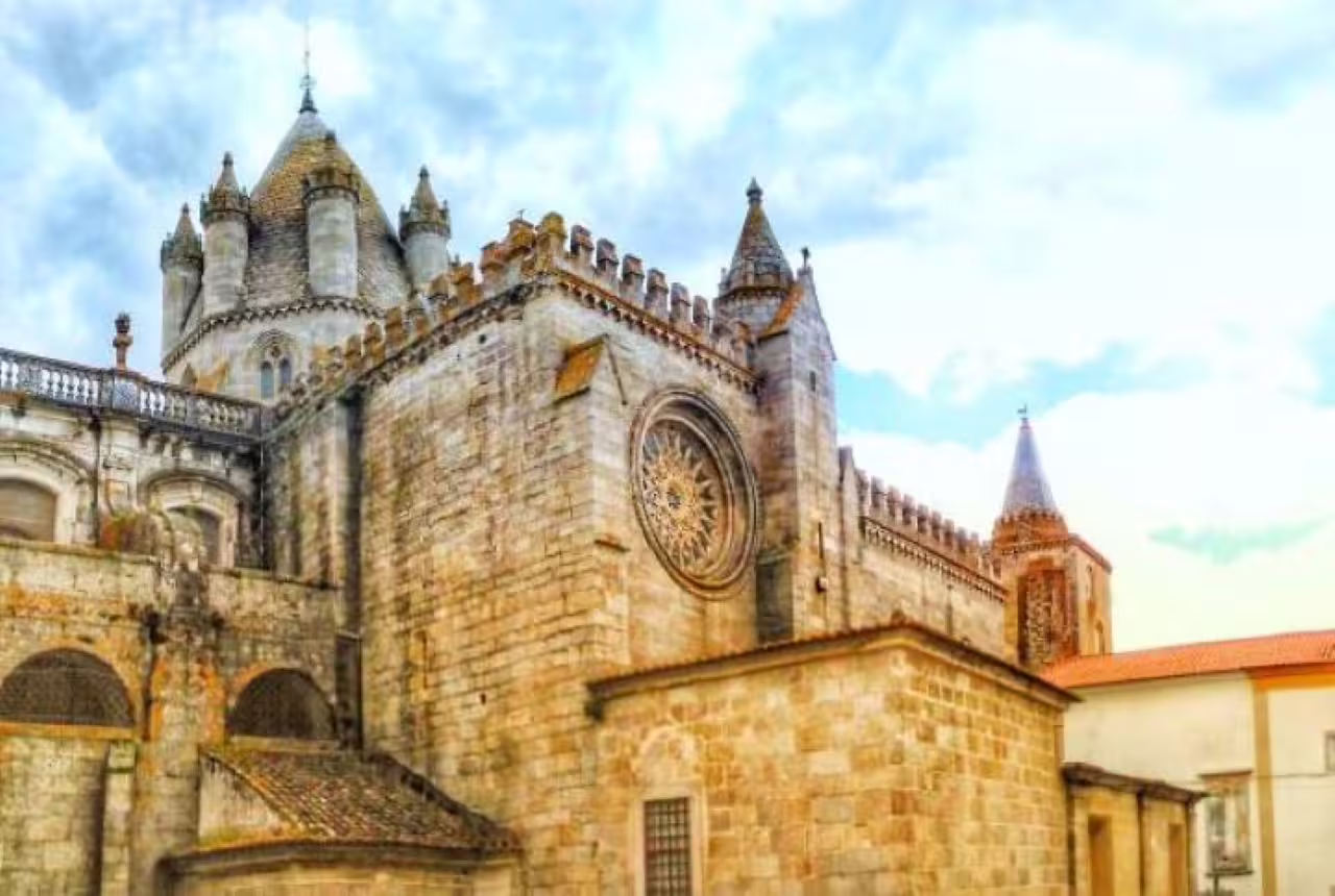 Explore Évora's stunning medieval cathedral with customized transfers from Lisbon to the Algarve.