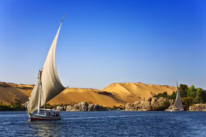 Felucca sailboat on the Nile near Luxor, ideal add-on to Luxor full-day tour visiting Karnak and Hatshepsut