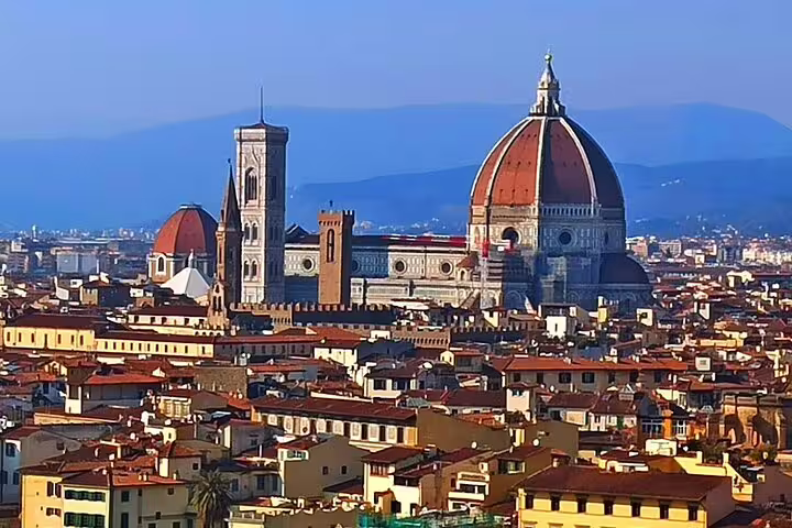 Panoramic view of Florence skyline with Brunelleschi’s Duomo, featured on private Florence and Chianti tour from Livorno