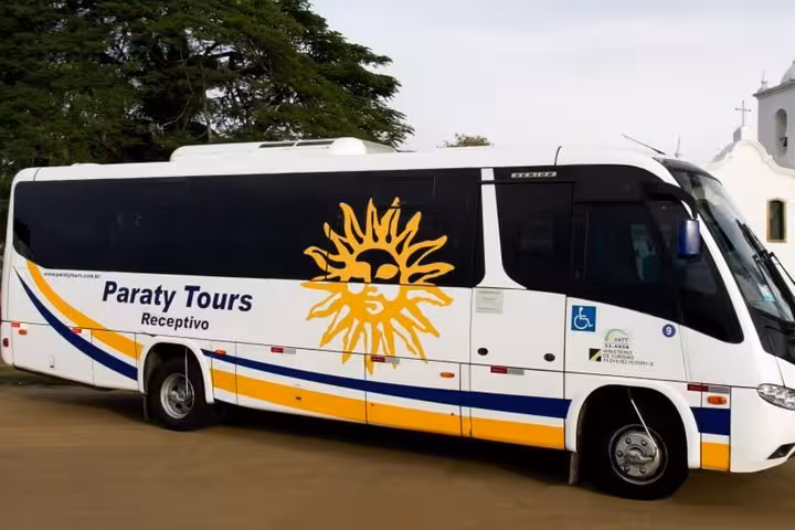 Modern Paraty Tours shuttle bus designed for comfortable transport from GIG Airport to Rio de Janeiro hotels.