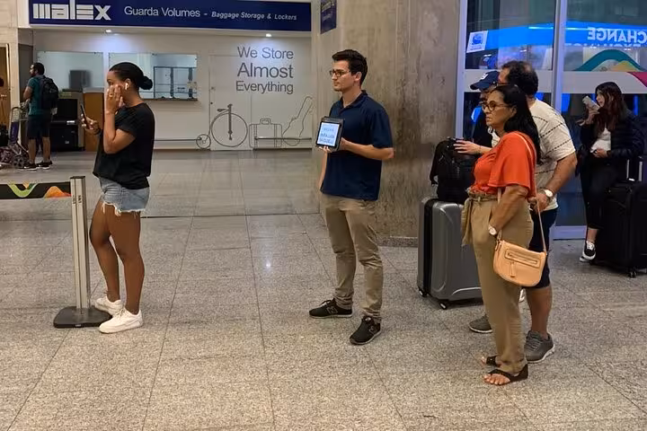 Airport pickup service at GIG Airport for private transfer to Barra da Tijuca hotels.