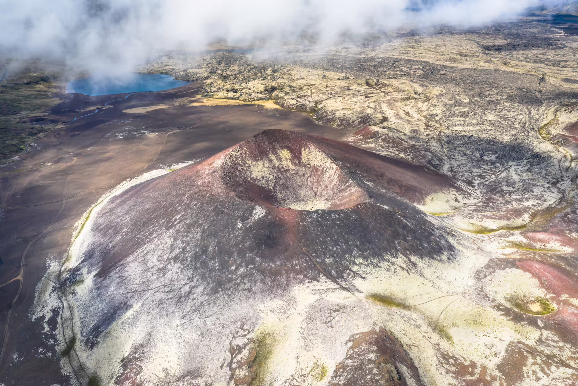 Gráakúla volcanic crater