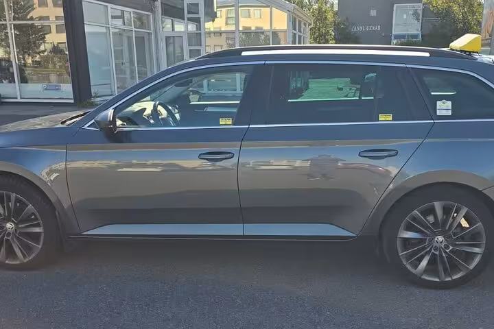 Gray Skoda estate wagon used for private comfort transfers between Blue Lagoon and Reykjavik