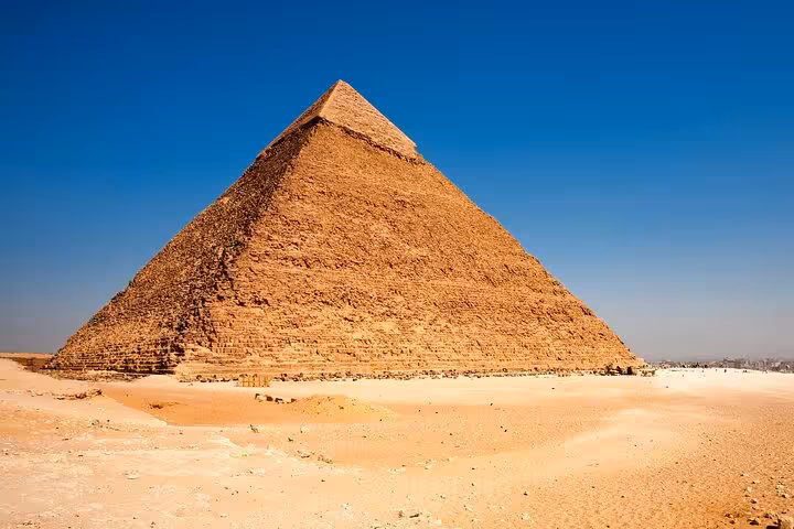 Great Pyramid of Giza in Cairo desert, highlight stop on full-day guided bus tour from Sharm El Sheikh