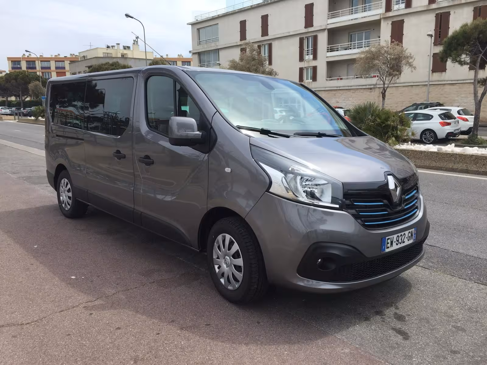 Grey minivan ready for Marseille Provence Airport transfer service to Marseille train station, cruise port or hotel
